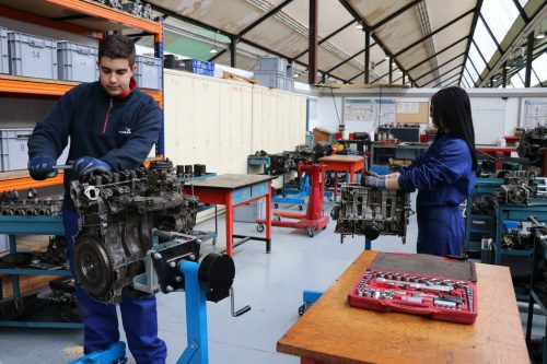 Alumnat CFGM Electromecànica de vehicles